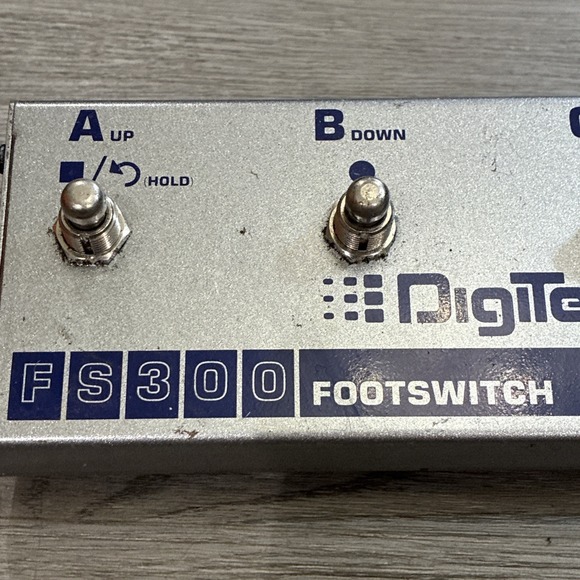 DigiTech FS300 3-Button Footswitch - Picture 2 of 5